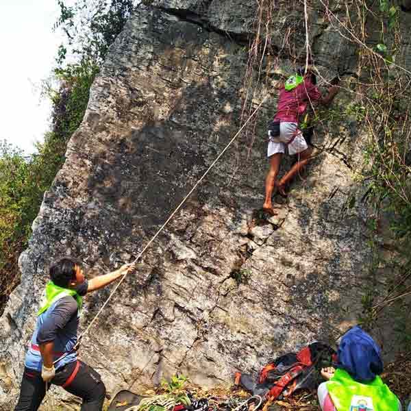 Gumuk Sepikul Rock Climbing